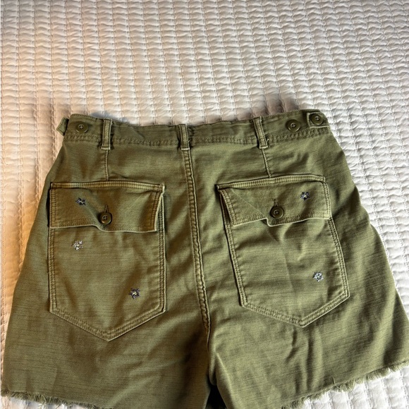 American Eagle size 6 Olive Green Embroidered Flower Boho Utility Shorts‎ - Picture 2 of 6